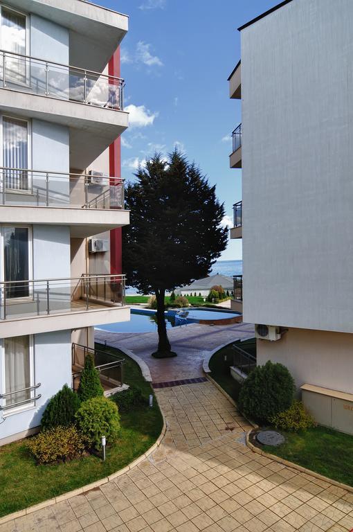Panorama Krim Beach Apartment Равда Екстериор снимка